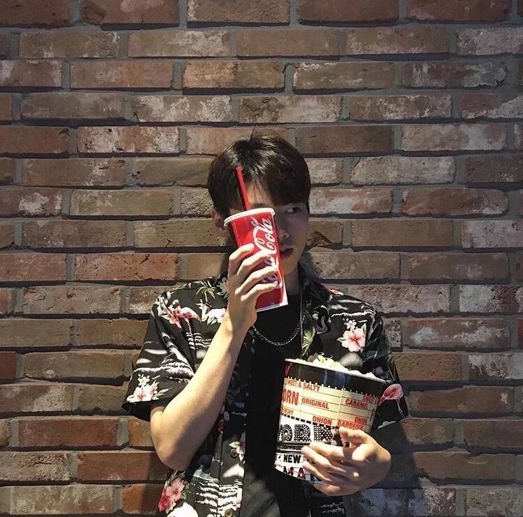 梁彩龙阳