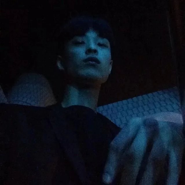 裴苇眉珠