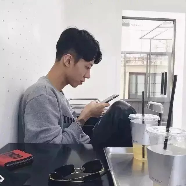 宁纨倩眉